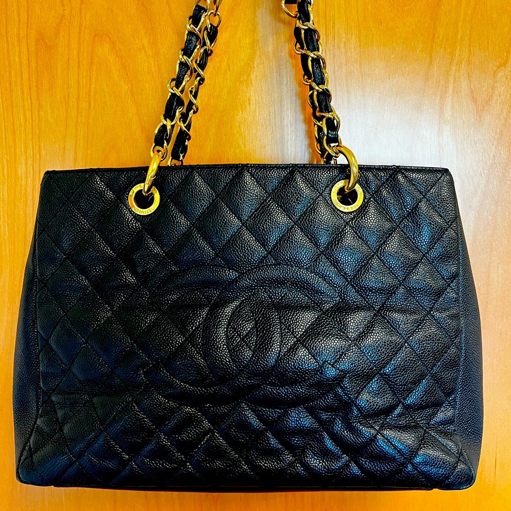 EUC Chanel Grand Shopper